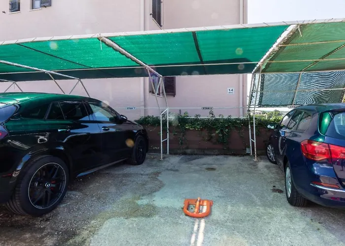Neda -vantacici Malinska Apartman